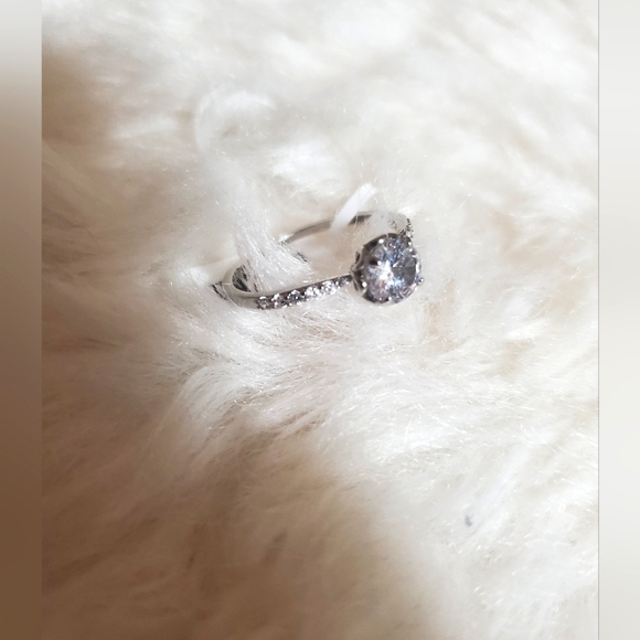 Ring - Picture 1 of 3